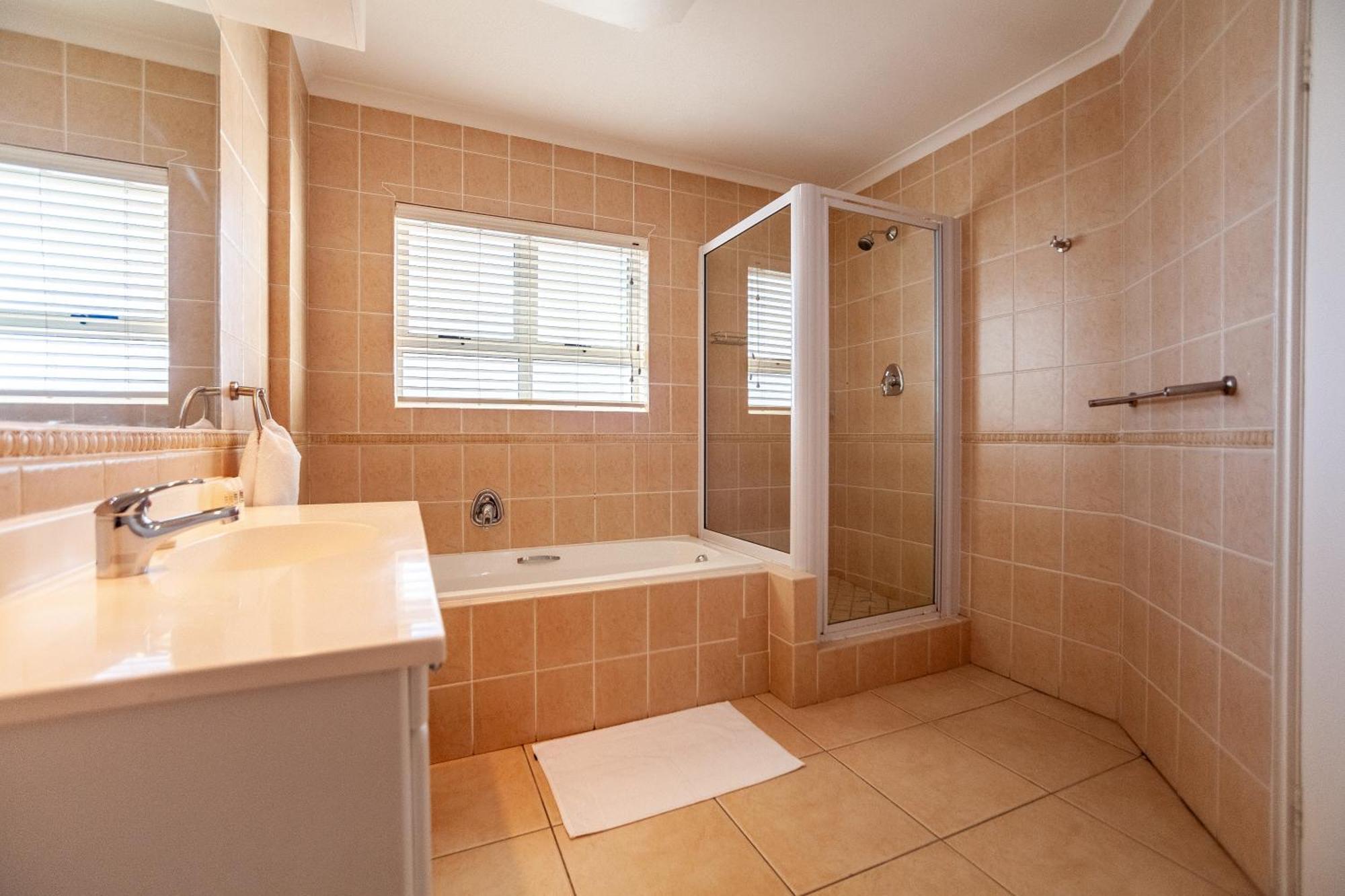 Luxury Ocean View Beachfront 2 Bed Apartment -206 The Waves, Blouberg, Cape Town Bloubergstrand Zewnętrze zdjęcie